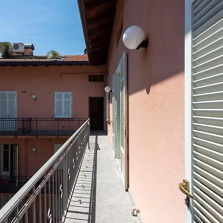 239sqm In Centro Near Duomo With Garage And 12 Seats 아파트 코모