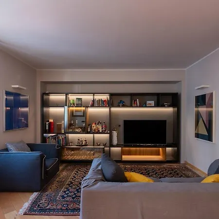 아파트 239sqm In Centro Near Duomo With Garage And 12 Seats 코모