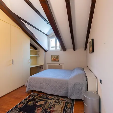 239sqm In Centro Near Duomo With Garage And 12 Seats 아파트 *