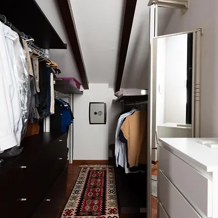 239sqm In Centro Near Duomo With Garage And 12 Seats 아파트 *