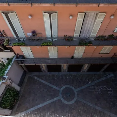 239sqm In Centro Near Duomo With Garage And 12 Seats