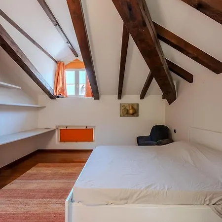 239sqm In Centro Near Duomo With Garage And 12 Seats 아파트 코모