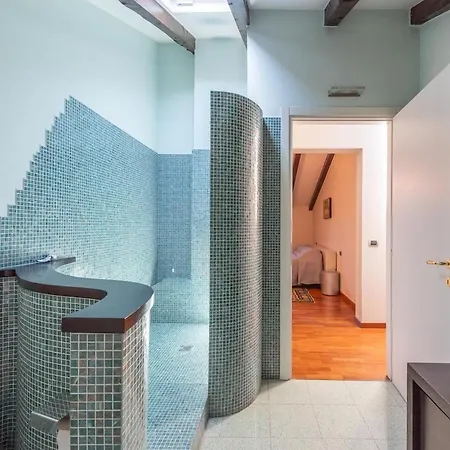 아파트 239sqm In Centro Near Duomo With Garage And 12 Seats 코모