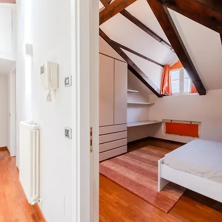 아파트 239sqm In Centro Near Duomo With Garage And 12 Seats 코모